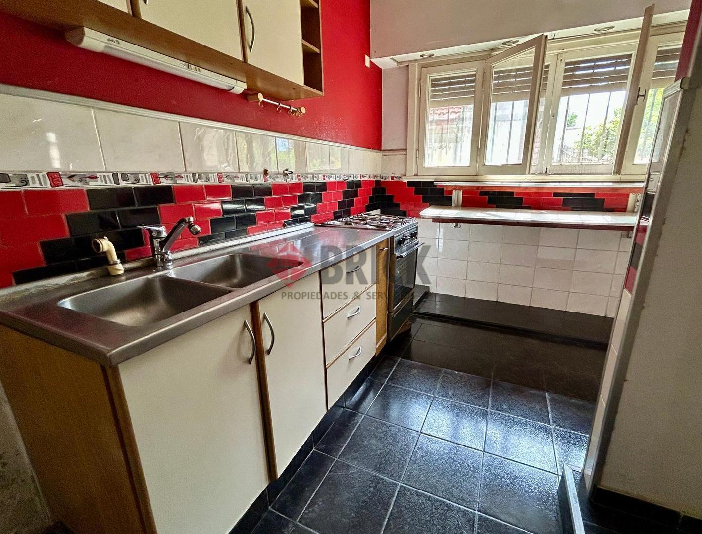 Foto de Importante Casa en zona residencial de Villa Ballester, imagen 1