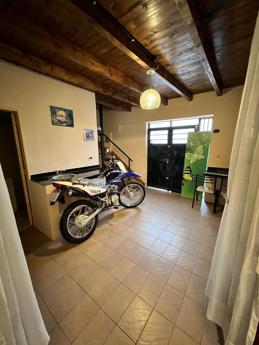 Casa en Venta 8 Ambientes en Lujan 4