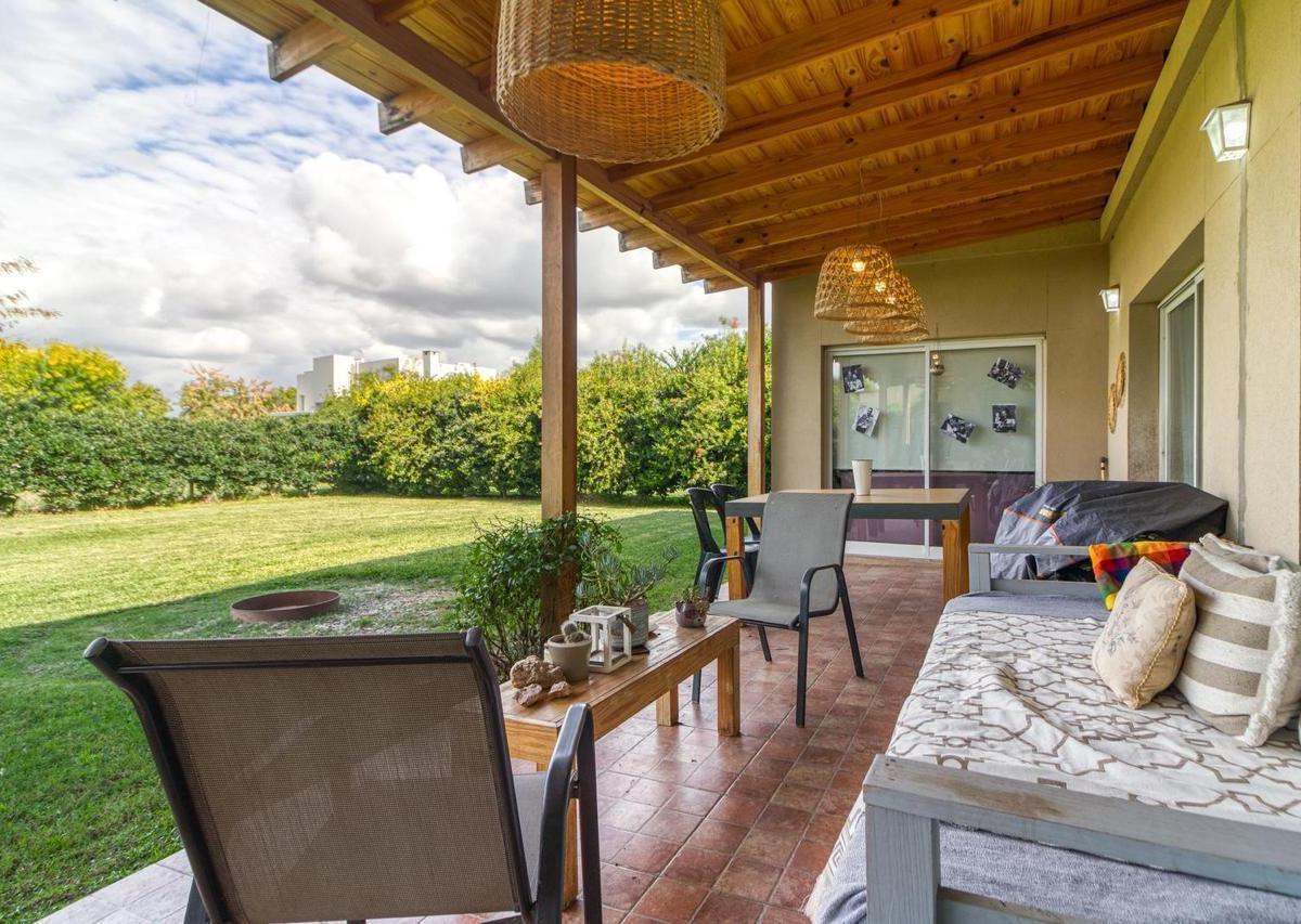 Casa en Venta, 5 ambientes, en Haras Santa Maria, Loma Verde, Escobar
