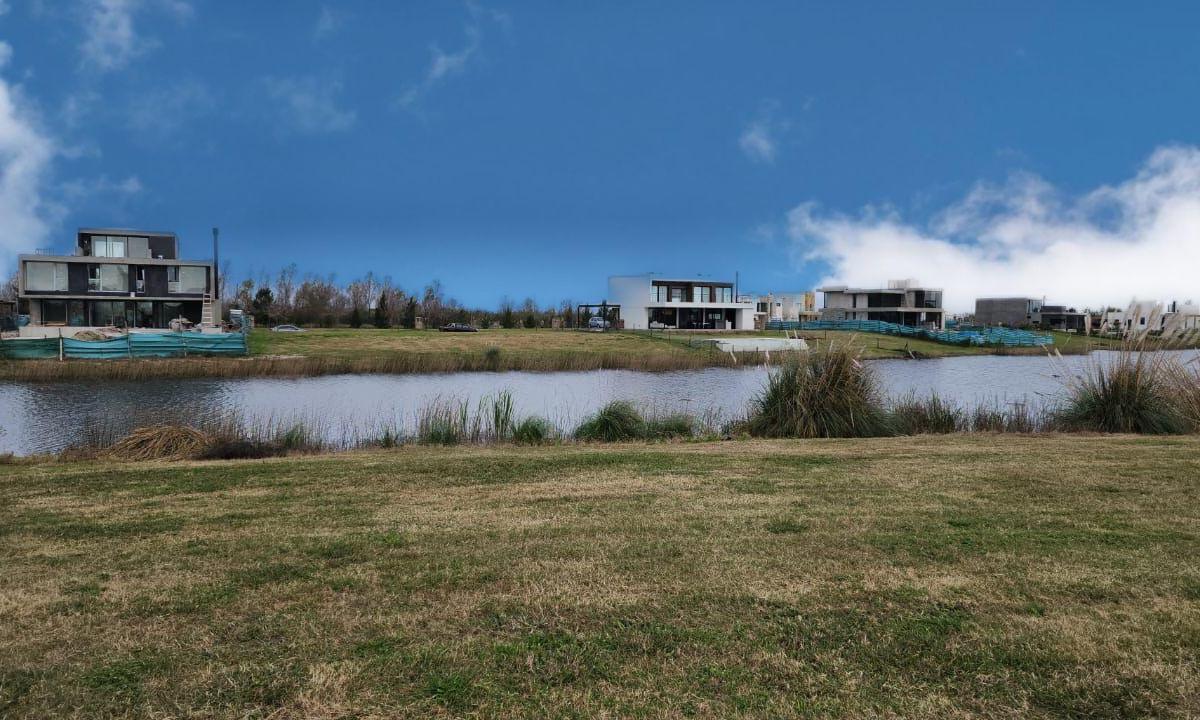 Lote en venta Al Agua en El Naudir Aguas Privadas