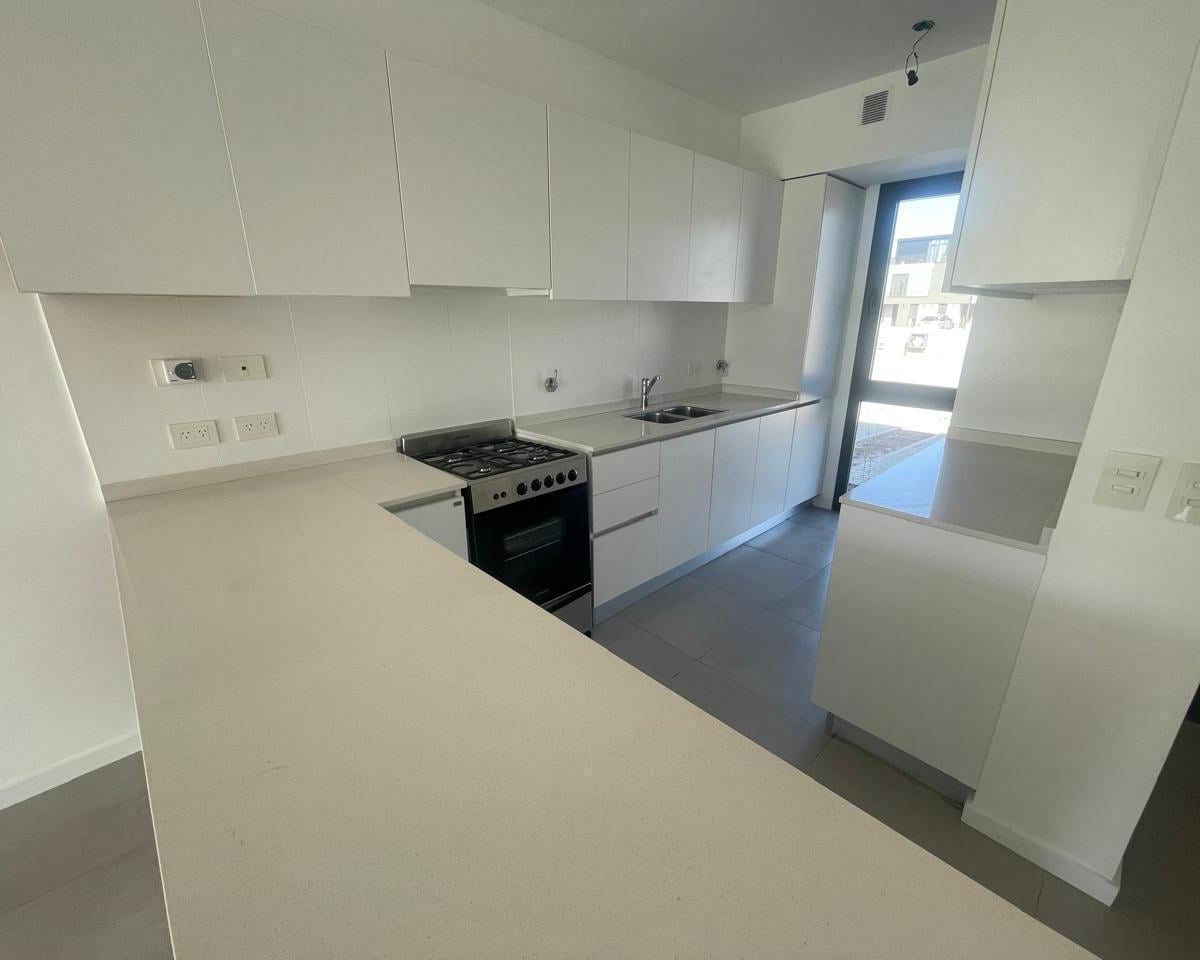 Town House en Venta 4 Ambientes en Oliden Joven, Del Viso Pilar