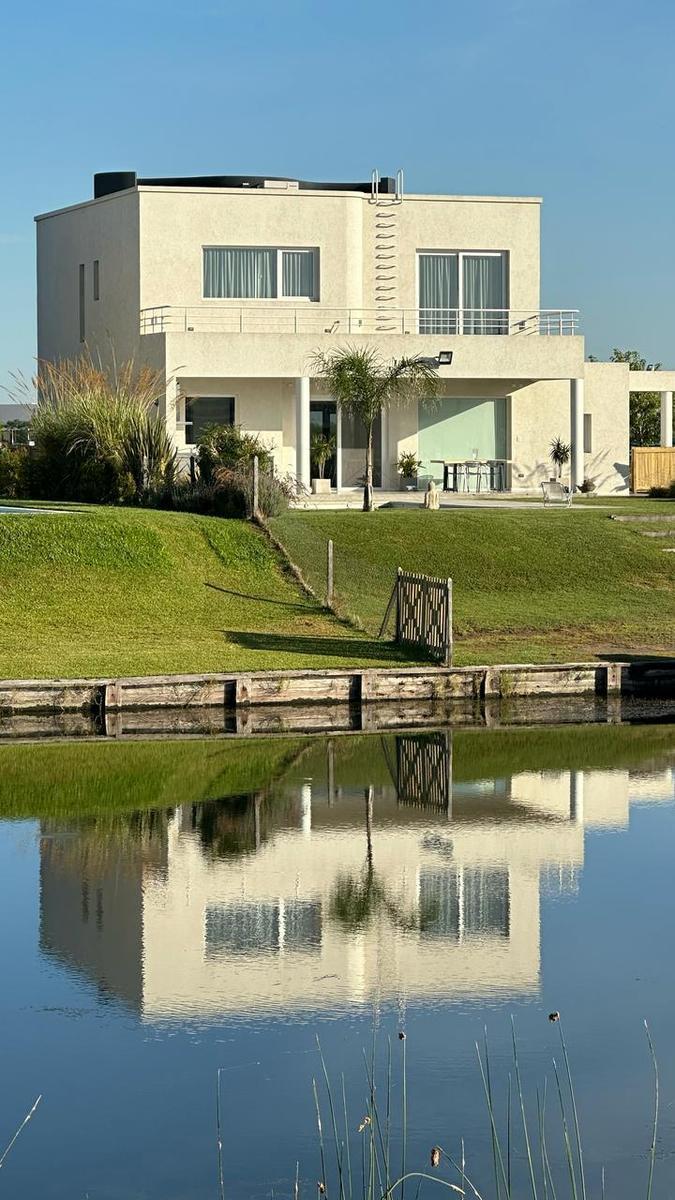Casa en Venta en Costas, Puertos del Lago 5