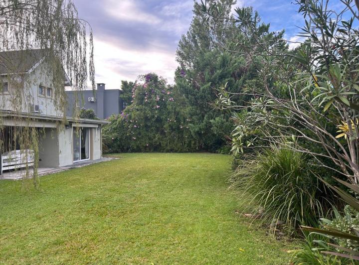 Casa en Venta, 6 Ambientes, en Barrio Laguna Del Sol, Tigre, GBA Norte