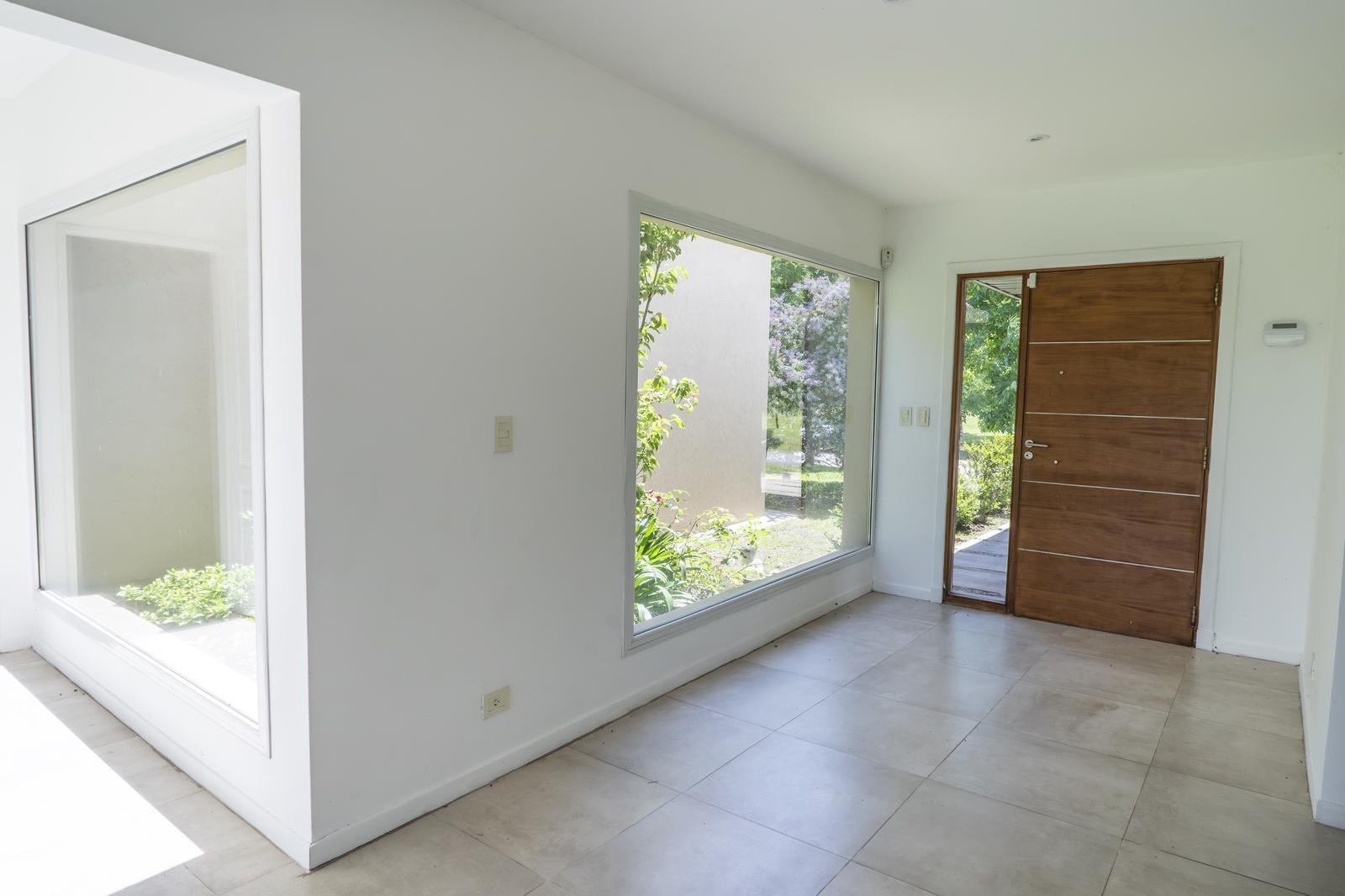 Casa en Venta, 4 Ambientes, en El Campo Fincas Exclusivas, Cardales, Campana