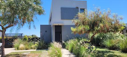 Casa en Venta en San Ramiro, Pilar del Este - 4 Ambientes