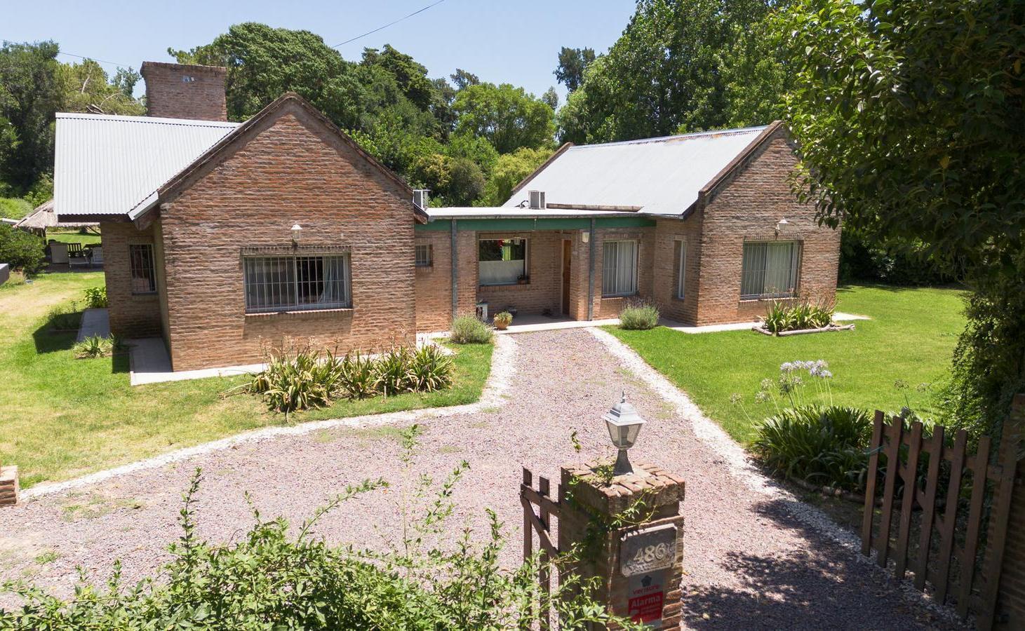 Casa en Venta 4 Ambientes en Loma Verde - Escobar