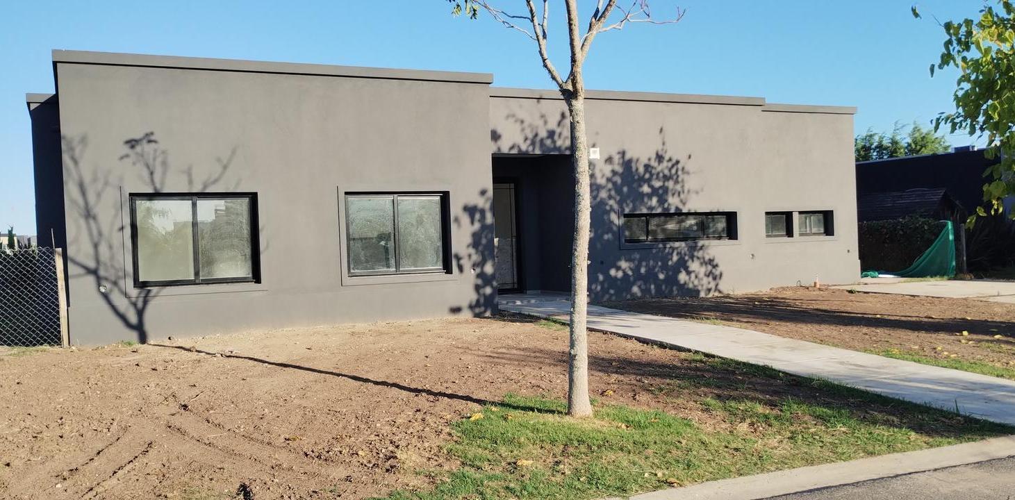 Casa en Venta, 5 Ambientes, en Barrio Norte, el Cantón, Escoba, GBA Norte