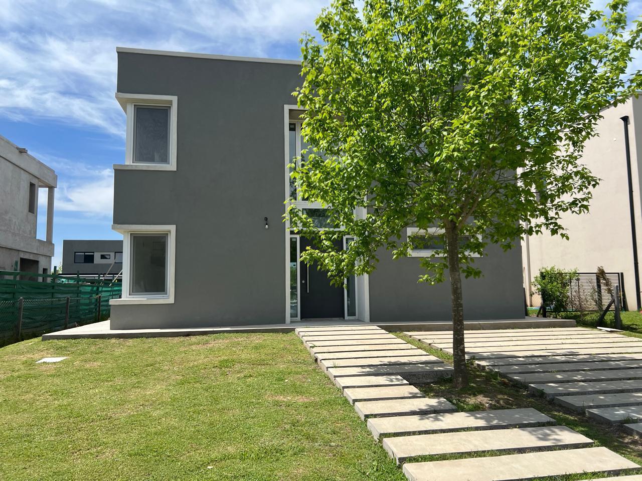 Casa en Venta, 5 Ambientes, en Barrio Araucarias, Puertos del Lago, Escobar, GBA Norte