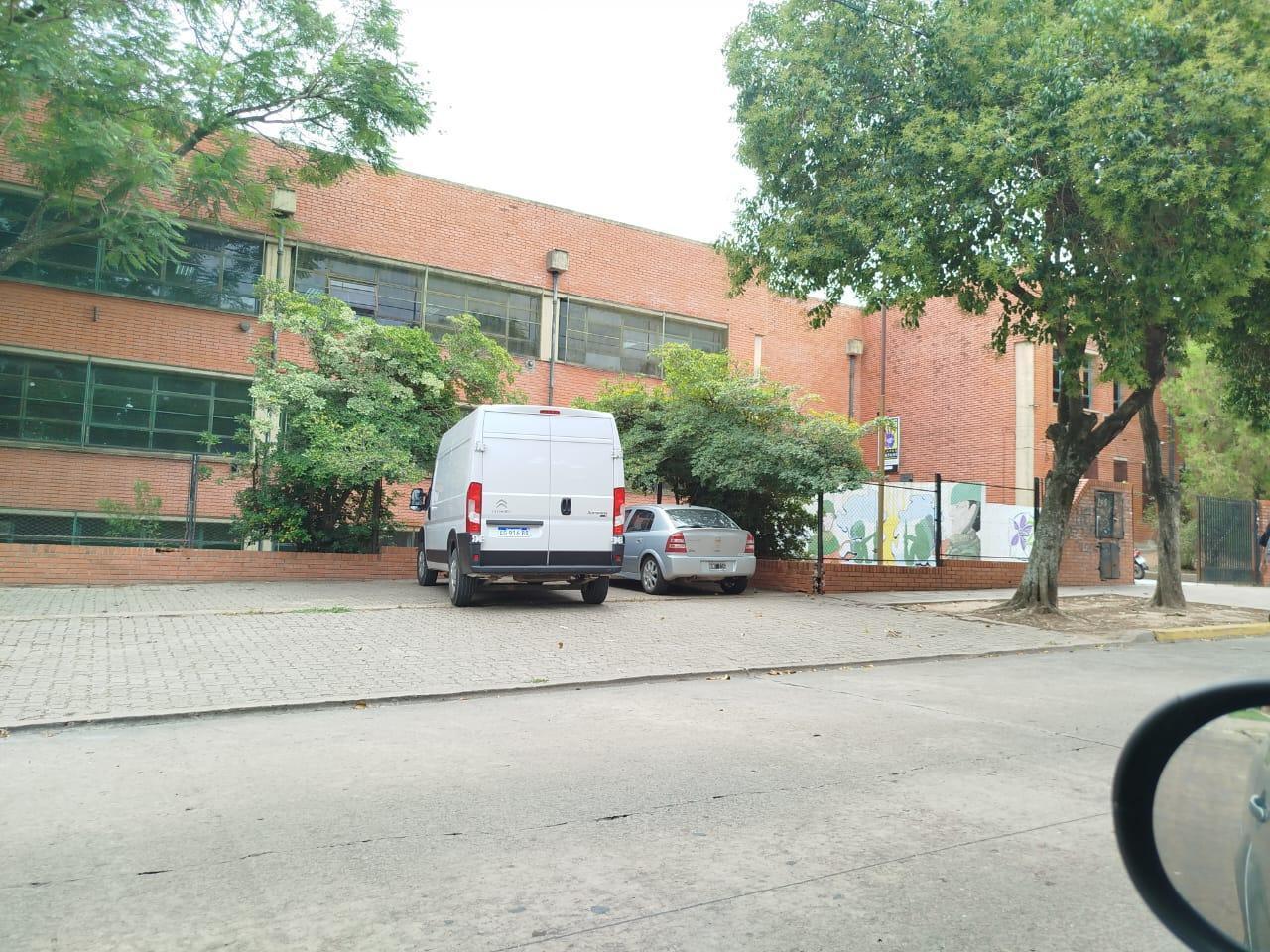 Casa en Venta 8 Ambientes con PH Independiente en Campana