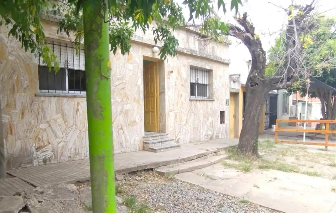 Casa en Venta 8 Ambientes con PH Independiente en Campana 5