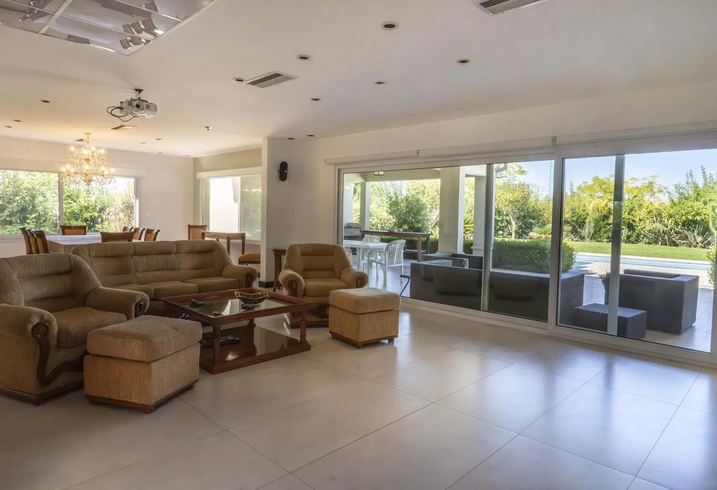 Casa en Venta Amoblada, 7 Ambientes, en Barrio Haras Santa María, Escobar, GBA Norte 4
