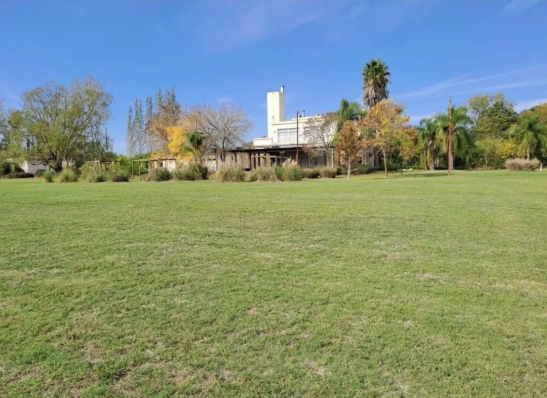Local en Venta en Barrio Los Pinos, Exaltación de la Cruz 2