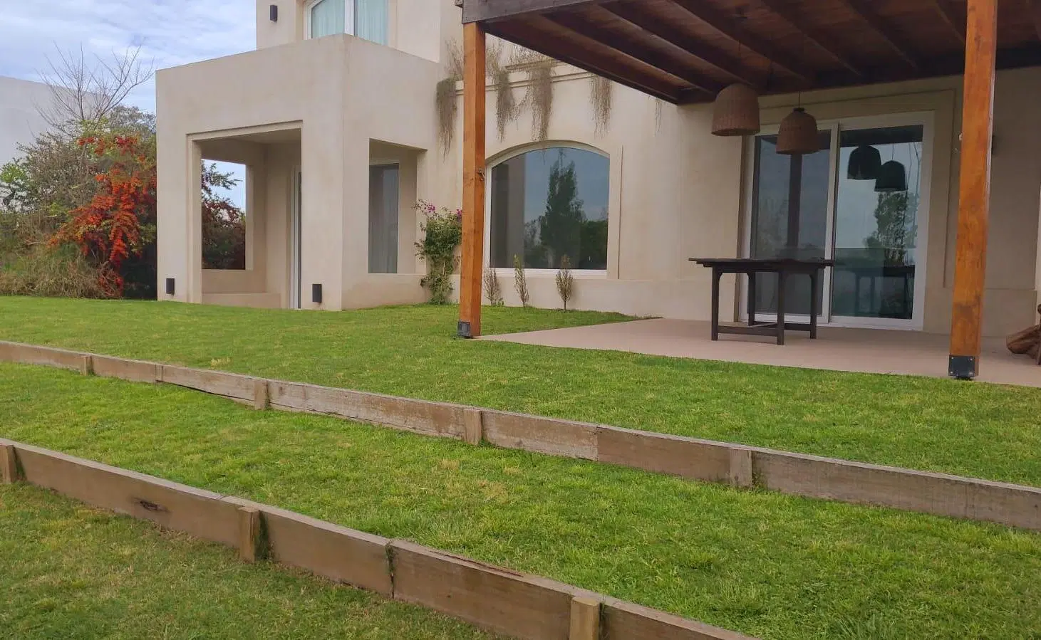 Casa  en  Alquiler Temporario en Casuarinas del Pilar, Pilar - 5 ambientes 5