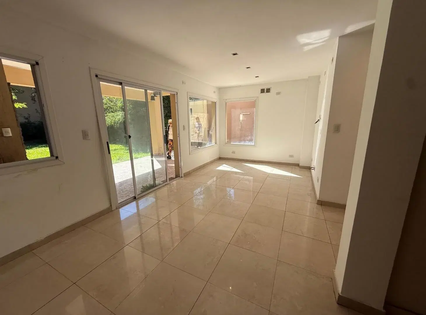 Casa en Venta 4 Ambientes en La Merecida 3
