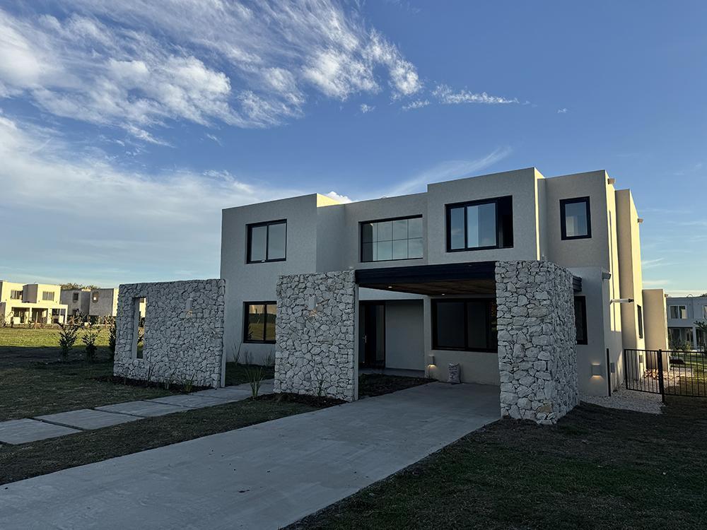 Casa en Venta en Barrio El Tilbury, Pilará - 7 Ambientes
