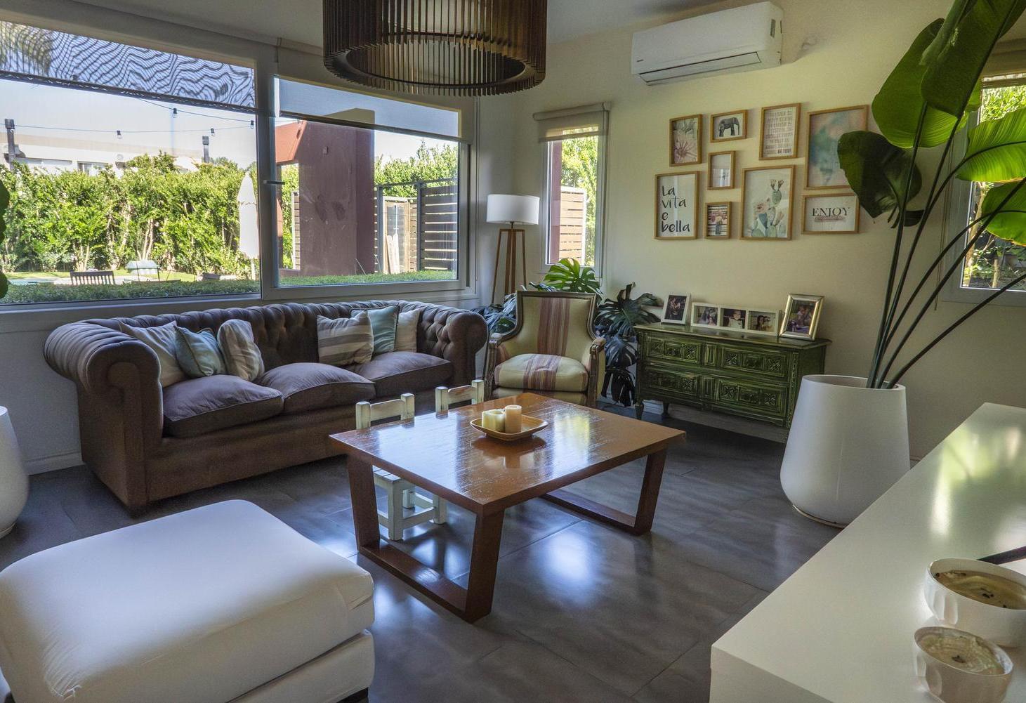 Casa en Venta 6 ambientes con pileta en Barrio Haras Santa María Escobar GBA Norte