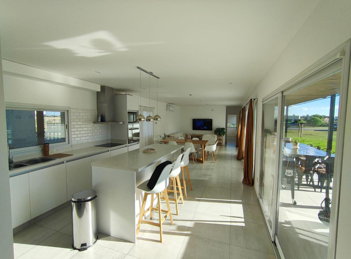 Casa en Venta 4 Ambientes en San Sebastián