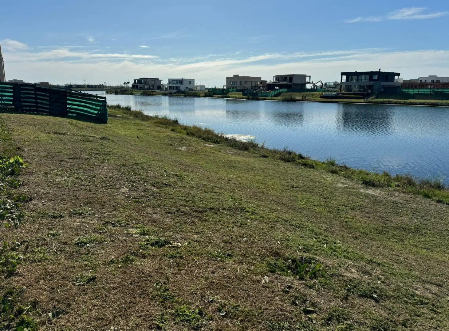 Lote en Venta 766 mts a la Laguna en Barrio Riberas Puertos del Lago G.B.A Zona Norte 4