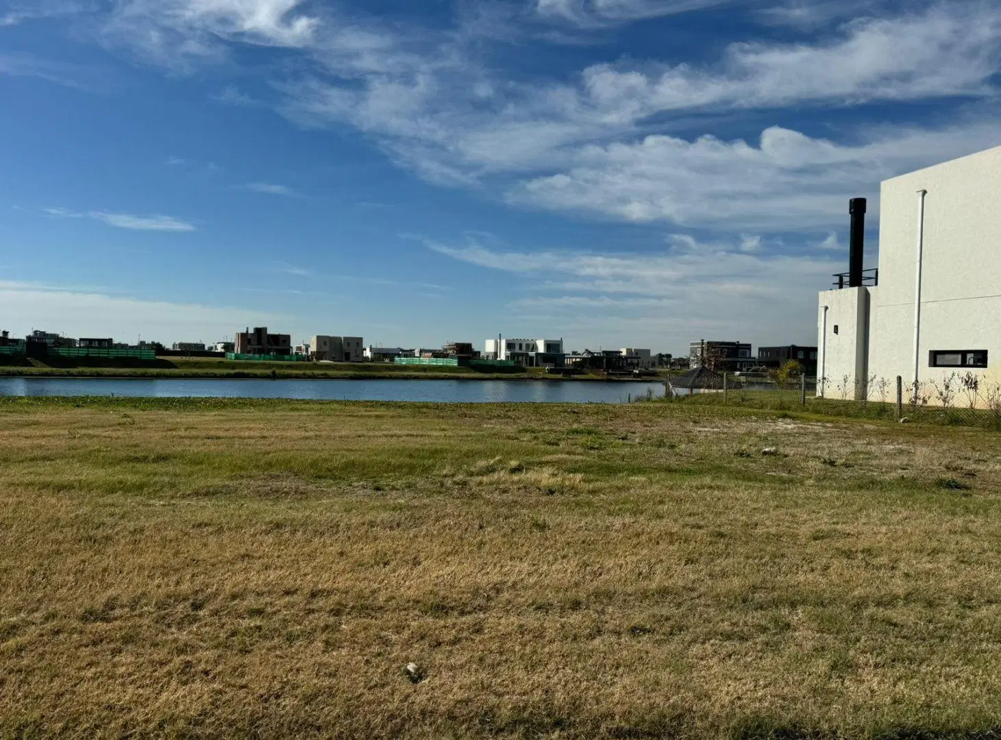 Lote en Venta 766 mts a la Laguna en Barrio Riberas Puertos del Lago G.B.A Zona Norte 5
