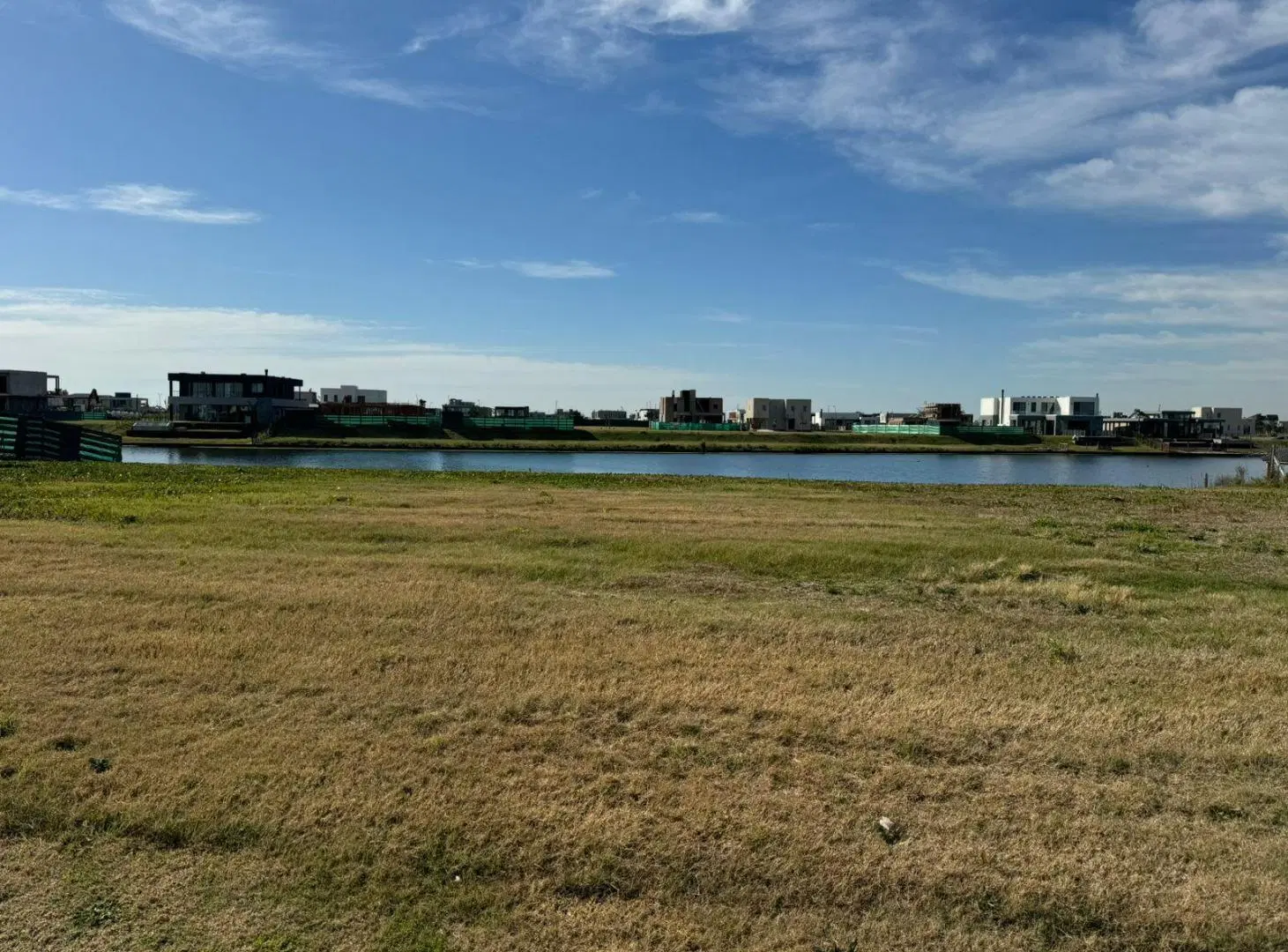 Lote en Venta 766 mts a la Laguna en Barrio Riberas Puertos del Lago G.B.A Zona Norte 3