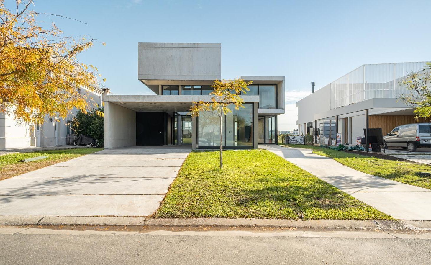 Casa en Alquiler, 5 Dormitorios, en Barrio Marinas, Puertos del Lago