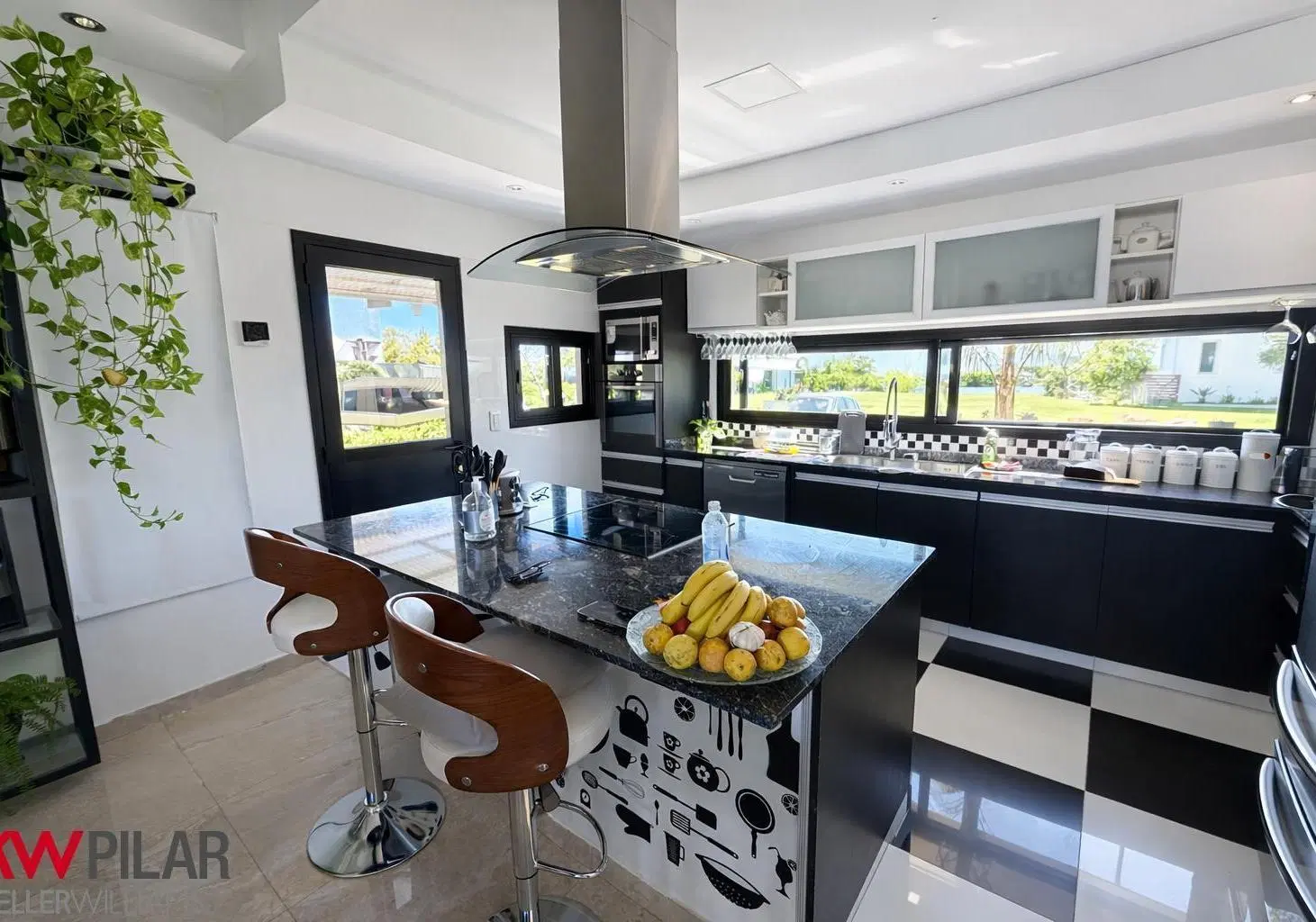 Casa en venta 4 ambientes con jardín y quincho en San Sebastián 5