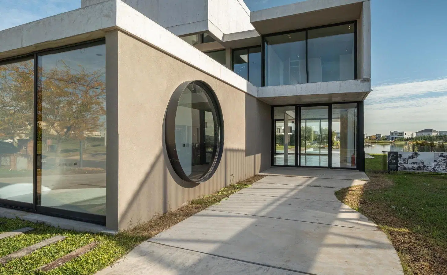 Casa al Lago, Calidad Premium, en Barrio Marinas, Puertos del Lago 4