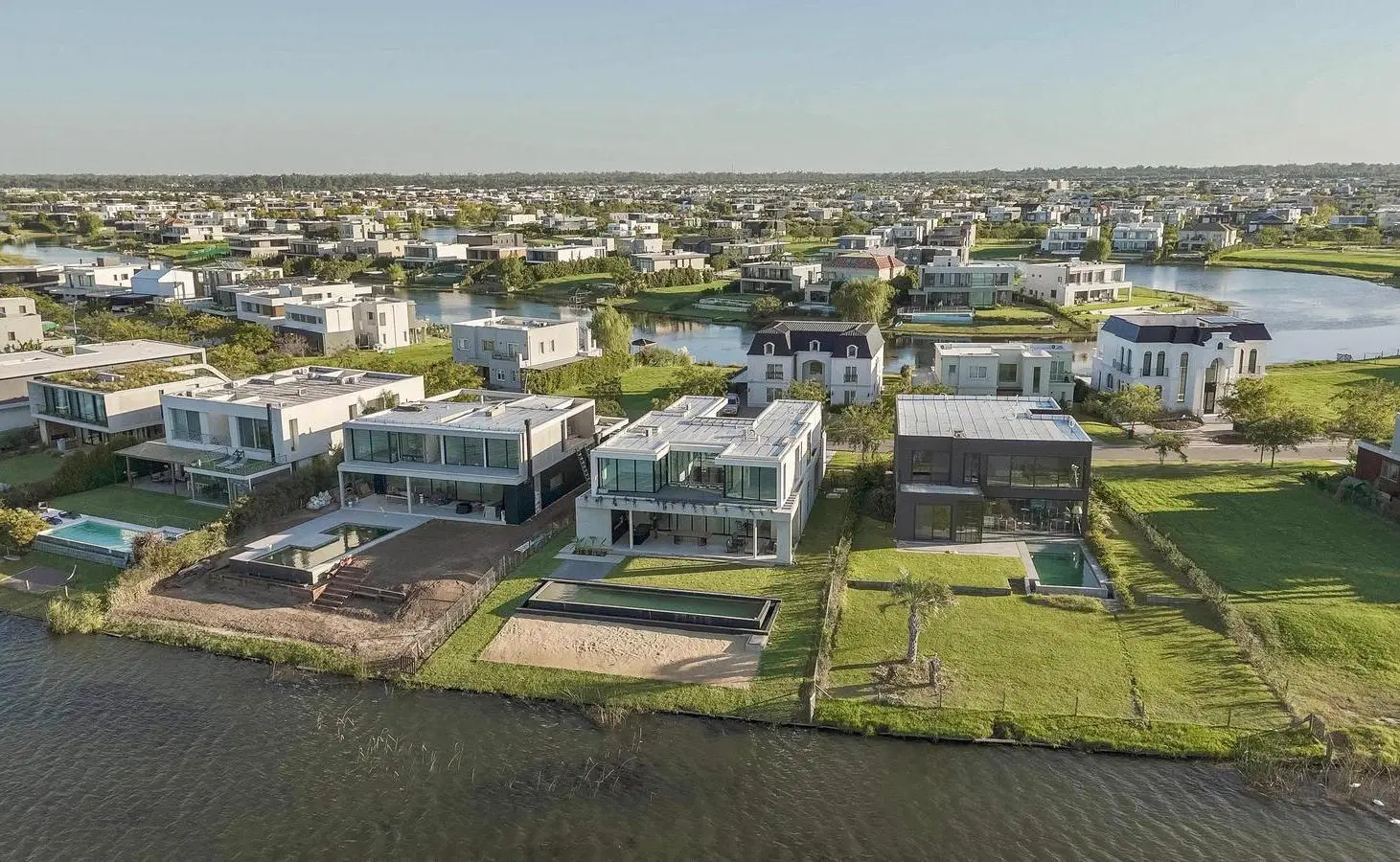 Casa en Alquiler, 7 Ambientes, en Barrio Marinas, Puertos del Lago 2