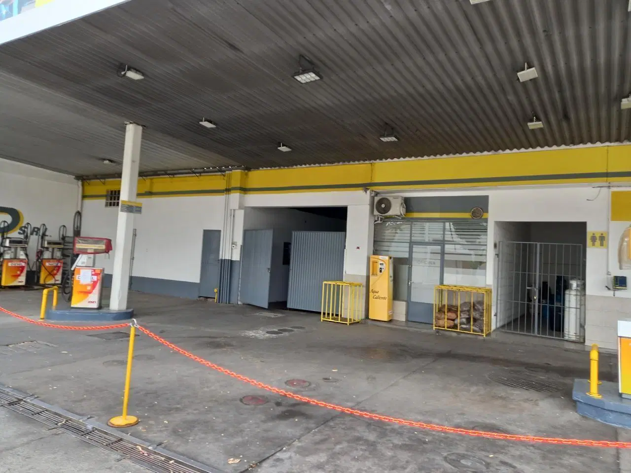 Estacion de Servicio en Venta, 225m2,  en Azul, Provincia de Bs As 5