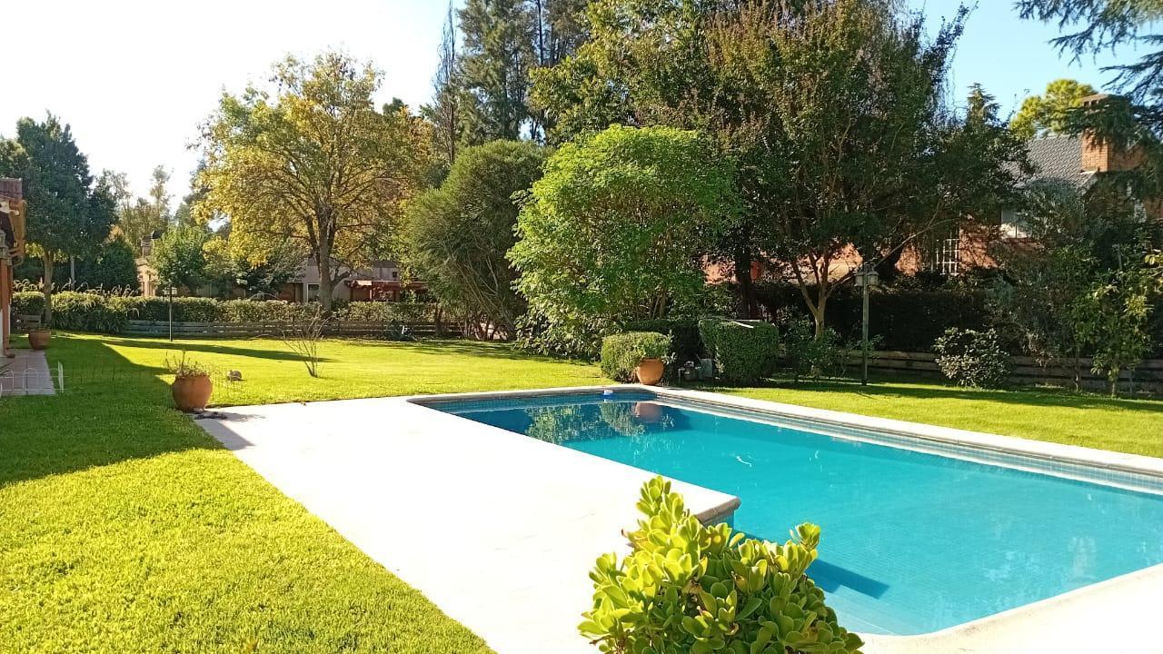 Lote en Venta, 700m2, en Los Cardales Country Club, Campana