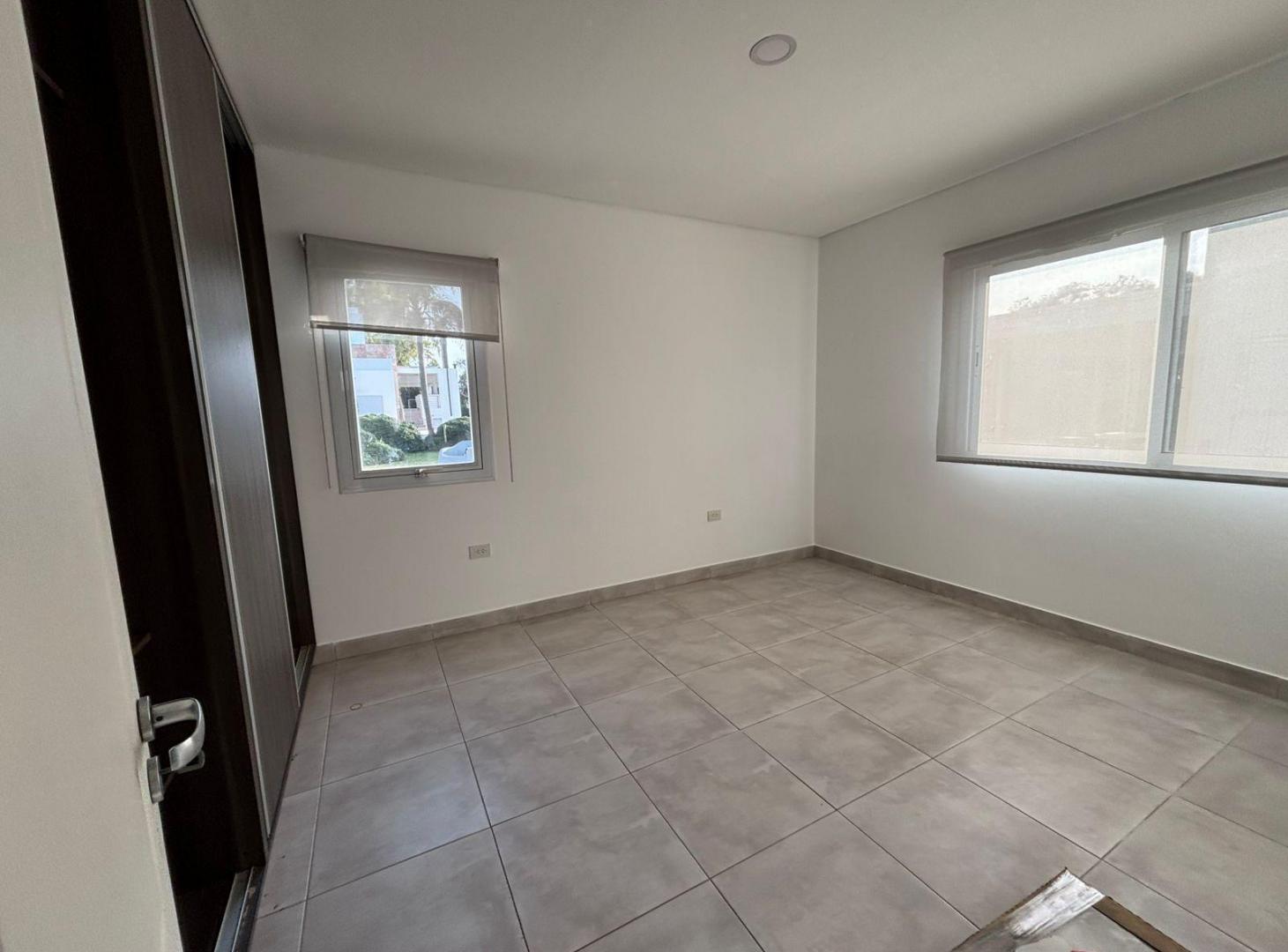 Foto de Casa en Alquiler 4 Ambientes en Barrio Cerrado Lomas de San Antonio, imagen 1