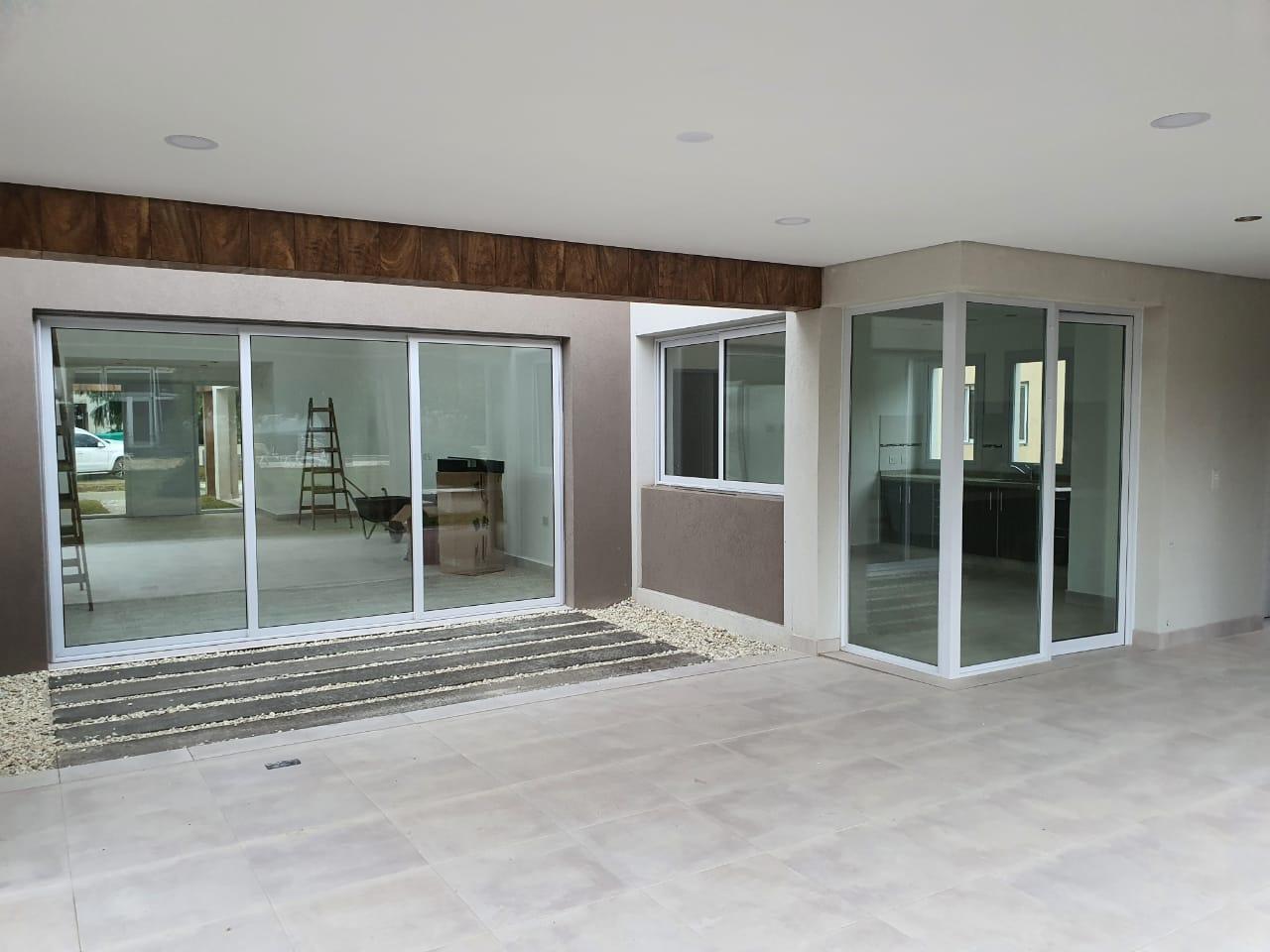 Foto de Casa en Alquiler 4 Ambientes en Barrio Cerrado Lomas de San Antonio, imagen 5