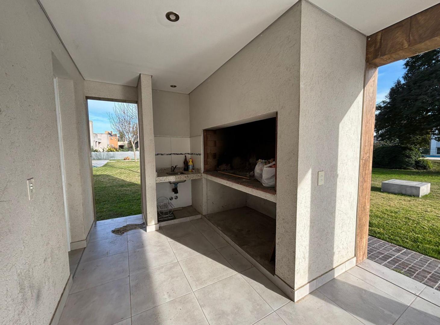 Foto de Casa en Alquiler 4 Ambientes en Barrio Cerrado Lomas de San Antonio, imagen 2