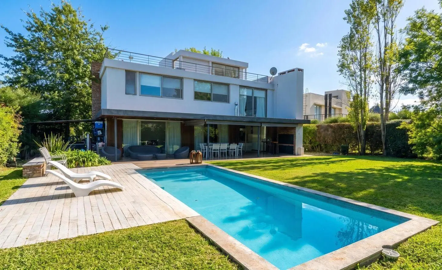 Casa en Venta  6 ambientes con pileta  barrio Haras Santa Maria Escobar G.B.A Norte 3