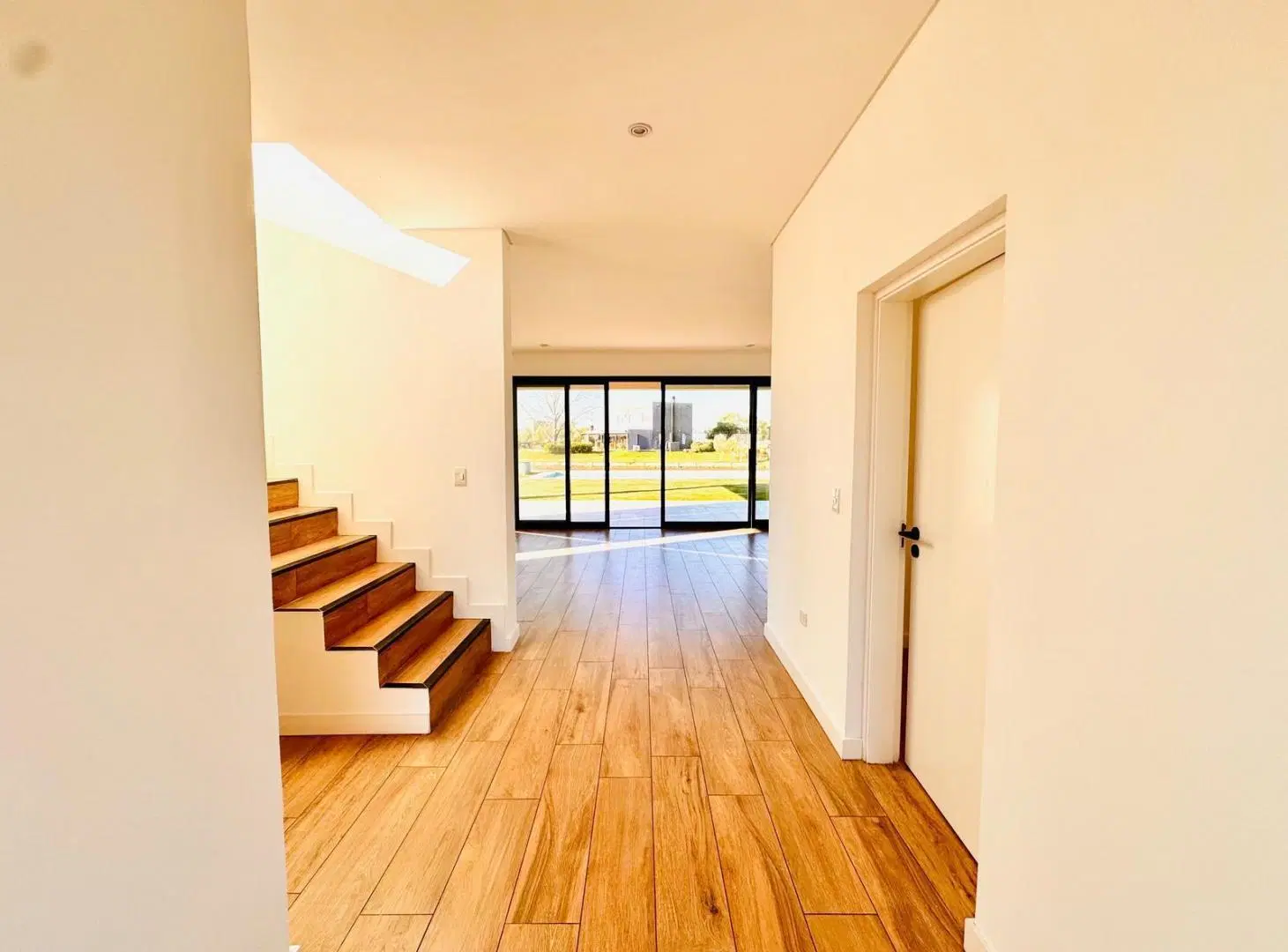 Casa en Venta, a la laguna, 5 Dormitorios, en El Canton, Norte 3