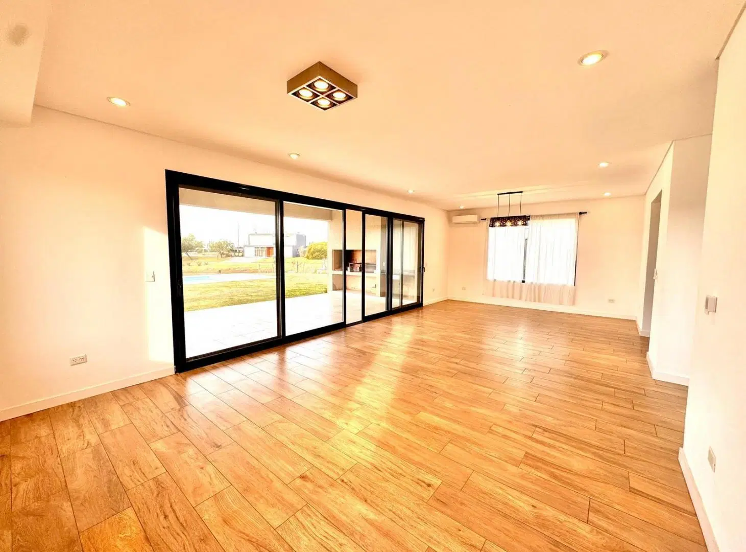 Casa en Venta, a la laguna, 5 Dormitorios, en El Canton, Norte 8
