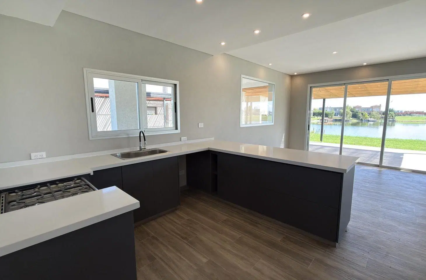Casa en Venta 7 amb a la Laguna Barrio San Sebastian G.B.A Zona Norte 4