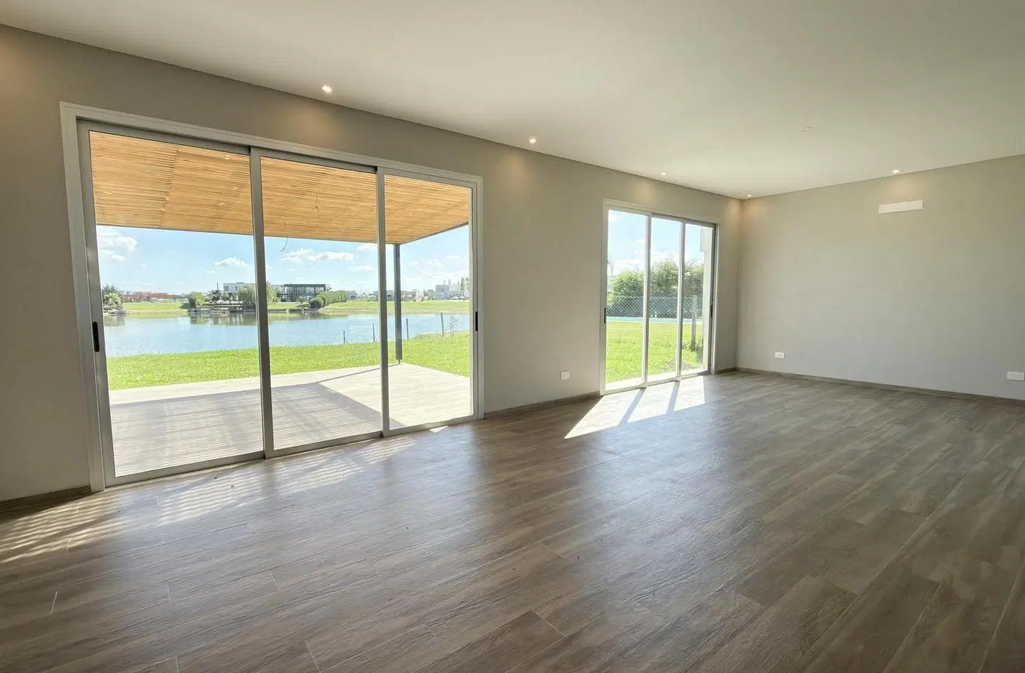 Casa en Venta 7 amb a la Laguna Barrio San Sebastian G.B.A Zona Norte 2