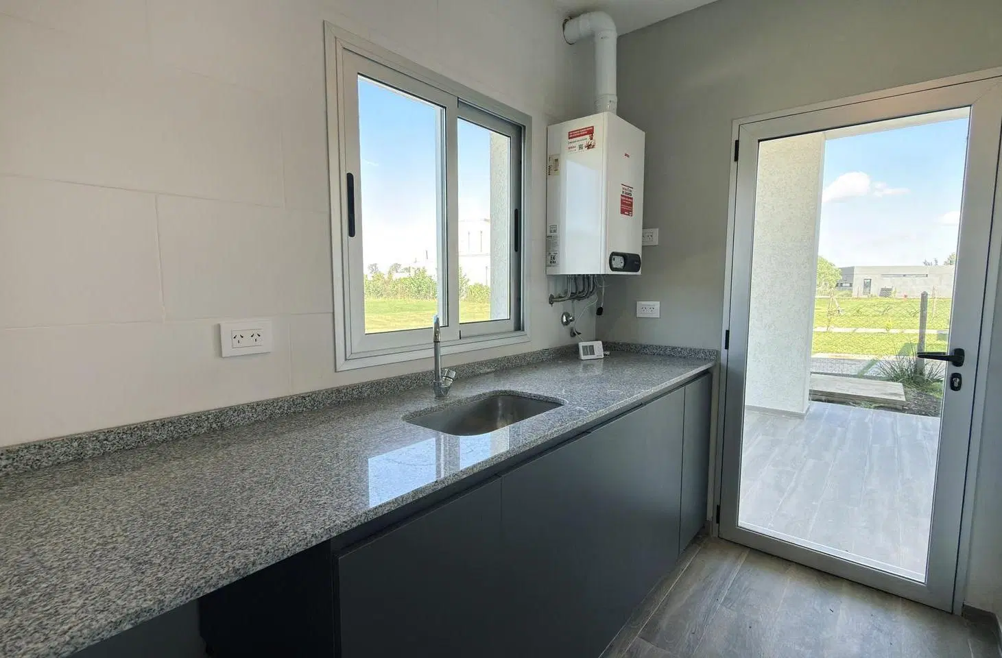Casa en Venta 7 amb a la Laguna Barrio San Sebastian G.B.A Zona Norte 5