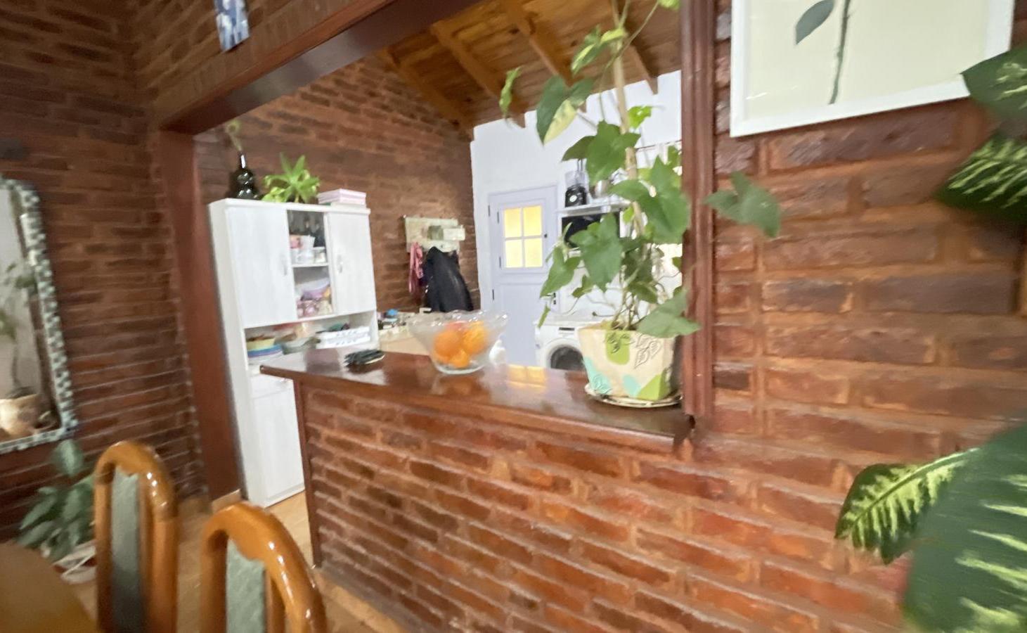 Foto de Casa en Venta 4 Ambientes en Pueblo Nuevo - Lujan, imagen 3