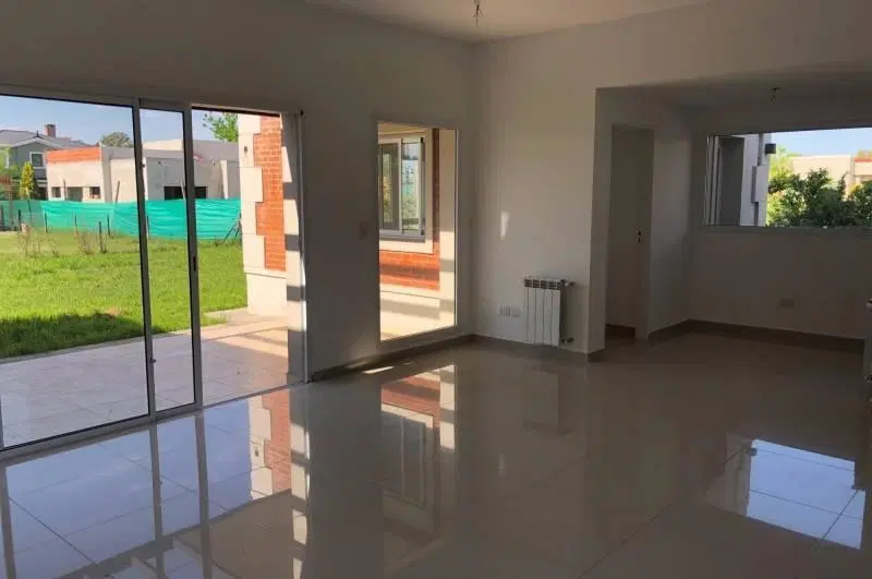 Casa en Venta 4 Ambientes en Barrio Cerrado Manzanares Chico 3