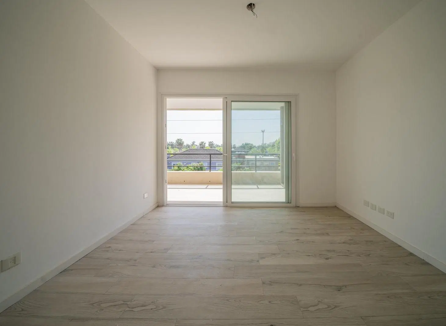 Departamento en Alquiler 2 Ambientes con Terraza en Zug Camaño 3