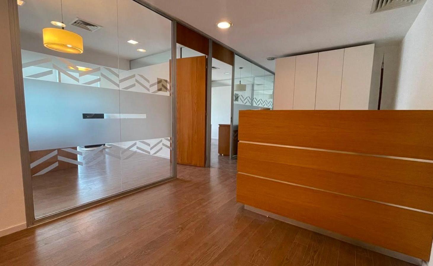 Foto de Oficina en Alquiler, Skyglass 1, Pilar, 130 m2, amoblada, imagen 2