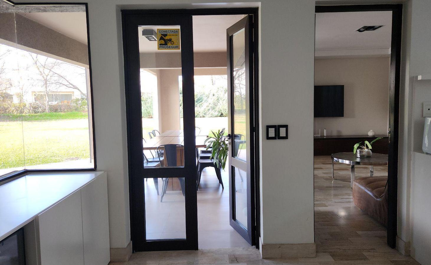 Foto de Casa en Venta 6 Ambientes en Ayres de Pilar, imagen 2
