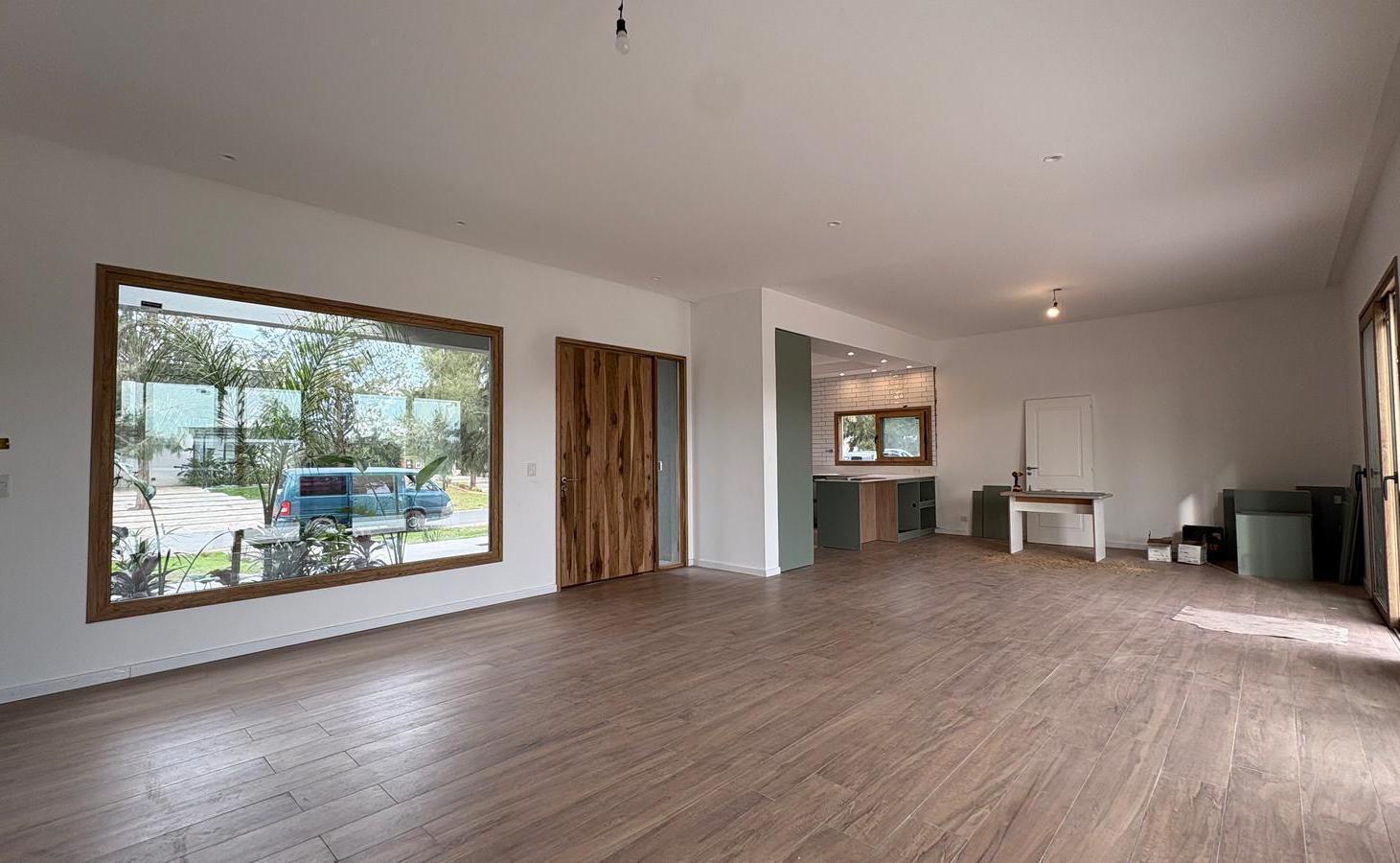 Foto de Casa a estrenar en una planta sobre la laguna | 4 dormitorios | El, imagen 1