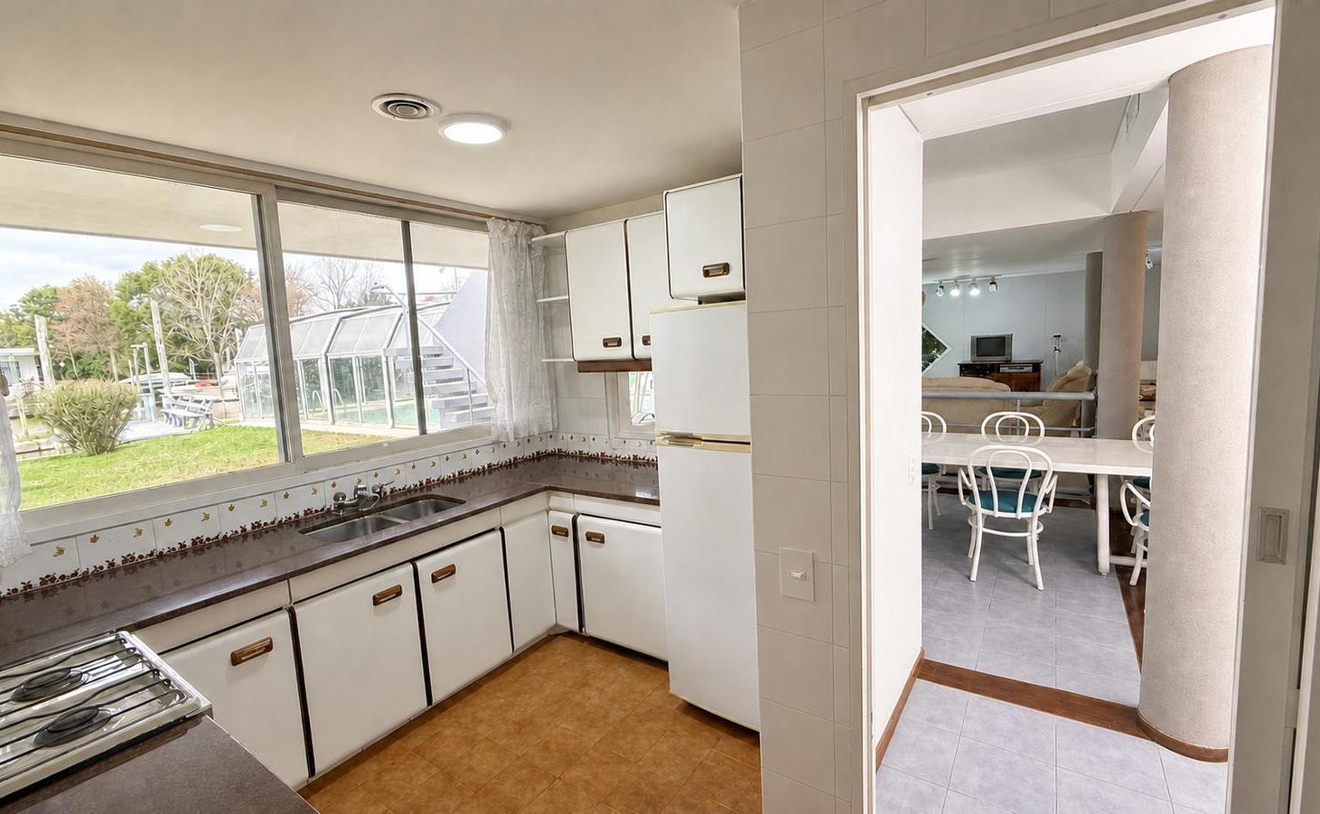 Foto de Casa en Venta en Boat Center, Tigre, 6 Ambientes, Amarra Propia, imagen 2