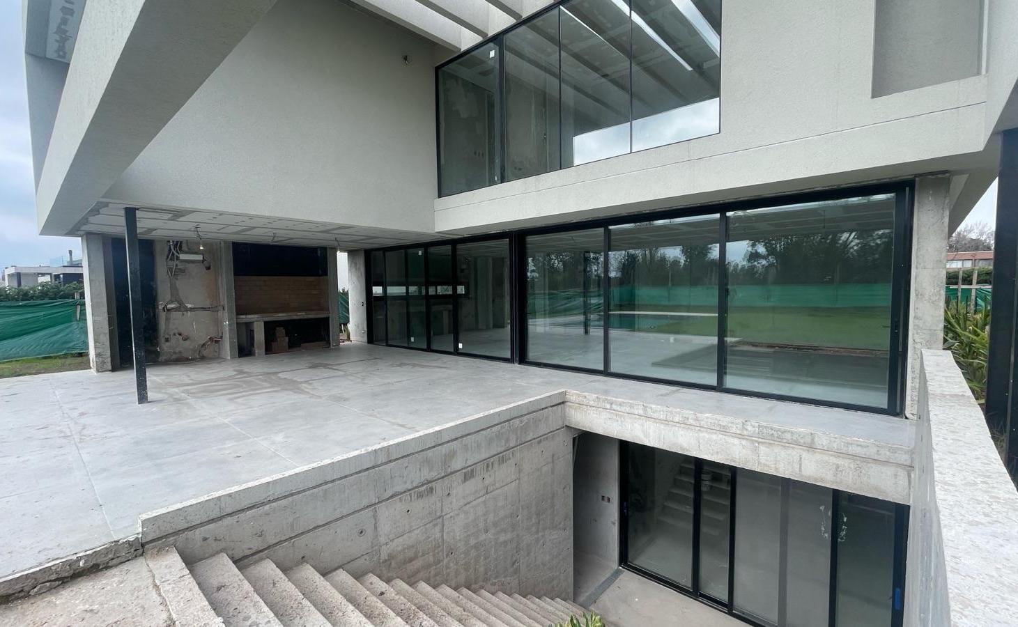 Foto de Casa en venta de 7 ambientes en el barrio Ayres de Pilar, imagen 4