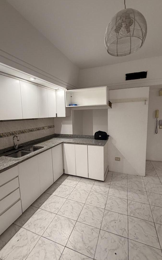 Foto de Alquiler de PH, tipo casa de 8 ambientes en Belgrano R, CABA. Sin, imagen 2
