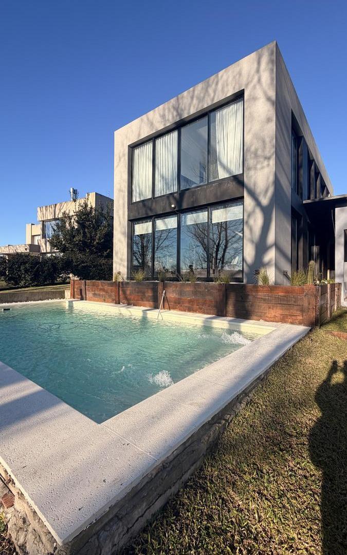 Foto de Casa en Alquiler amoblada 3 dormitorios en El Cantón Norte a la Laguna, imagen 4