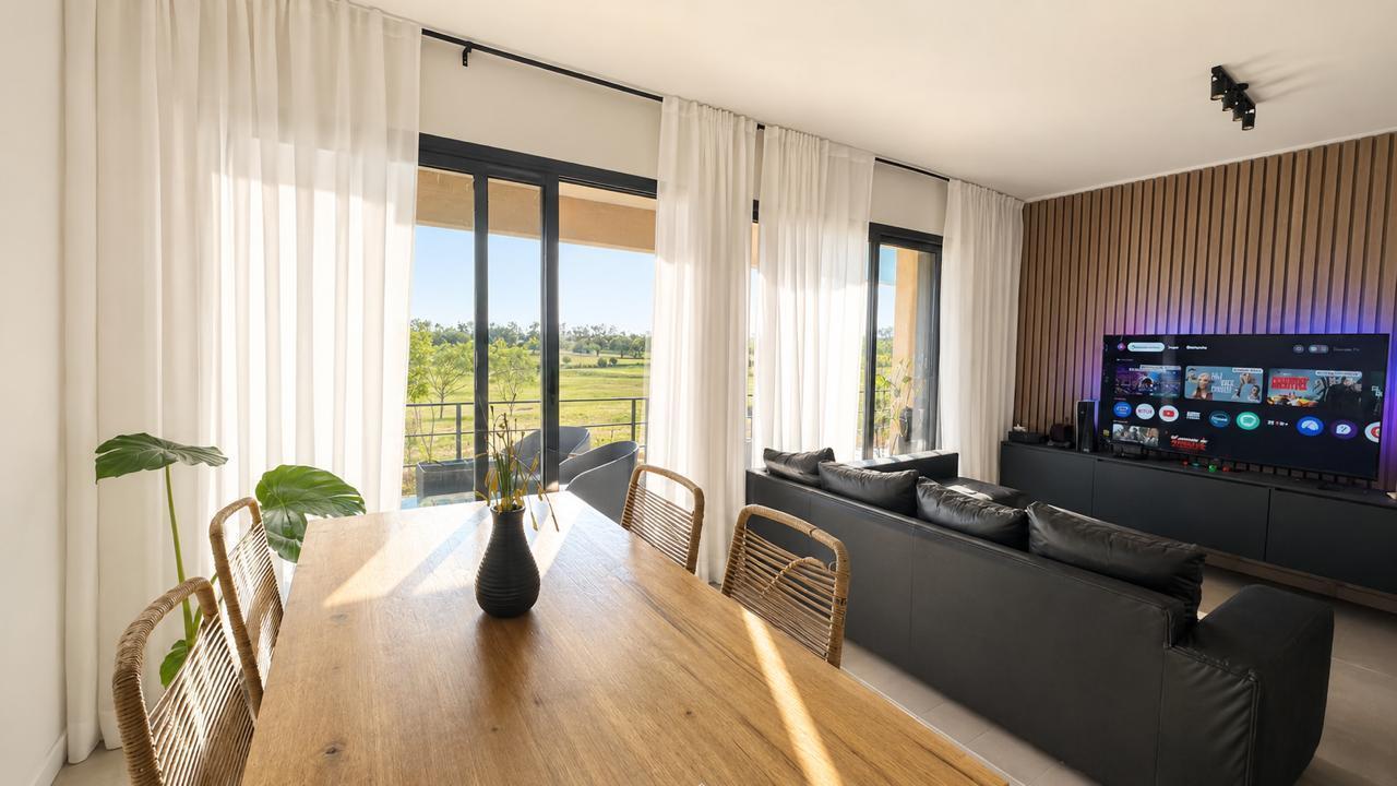 Foto de Departamento de 3 ambientes a la venta s/golf en el barrio Medal, imagen 2